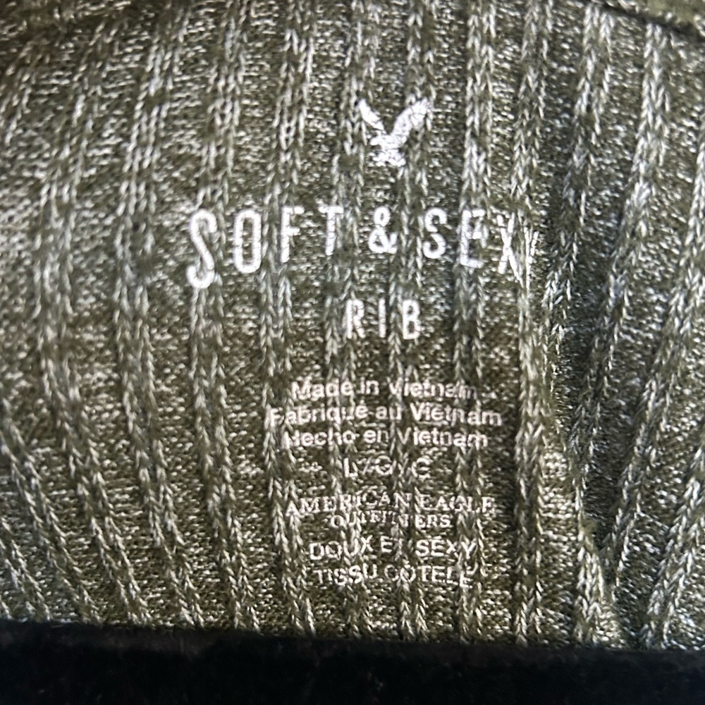 American Eagle Sweater